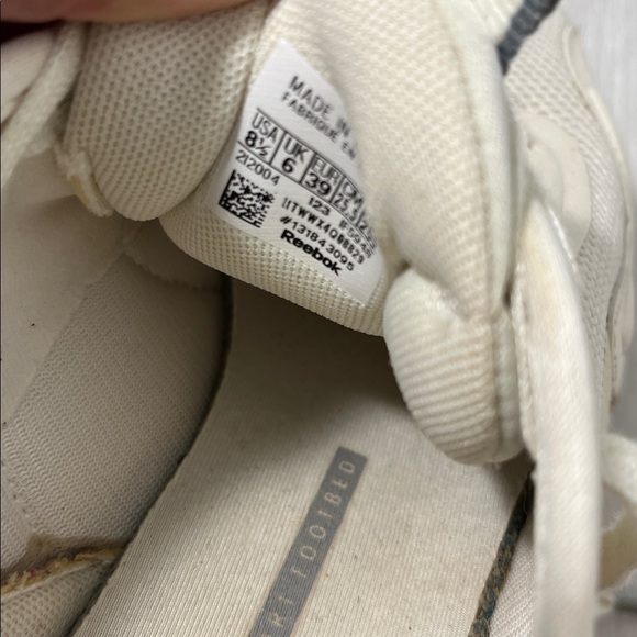 Reebok Cream Sneakers with Brown Sole - Picture 7 of 11